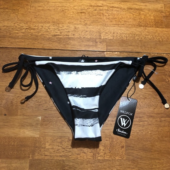 Wildfox Other - WildFox Swim NWT Women Reversible Bikini Bottom L